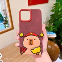 ** Ốp iPhone 12/12 Pro giả da lộn Thần tài Capybara