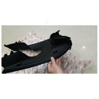 _ Sàn để chân Luvias đen Yamaha . ..