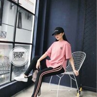 💕 Set thể thao PINK 💕
Set gồm quần legging sọc hồng + áo phông xẻ tà cùng màu pastel vừa cá tính