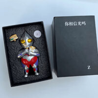 ( Siêu hủy diệt ) Mô hình siêu nhân điện quang ăn bánh