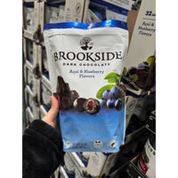 🍫🫐 SOCOLA ĐEN ĐẮNG BỌC QUẢ ACAI & QUẢ VIỆT QUẤT CỦA MỸ 𝑩𝑹𝑶𝑶𝑲𝑺𝑰𝑫𝑬 DARK CHOCOLATE ACAI & BLUEBERRY FLAVORS 595G - 907G USA