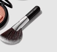 [ Tách Từ Set - Không Hộp ] MAC - Cọ Tán Phấn Phủ 142SES Powder Wing Brush - 142SES Nobox