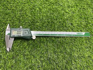 Thước cặp điện tử Insize 1108-200 (0-200mm)