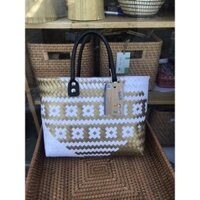 01 Giỏ đi Chợ Bằng Nhựa Đan Dùng Để Đi Chợ Hoặc Làm Quà Tặng Cho Bạn Bè Nước Ngoài