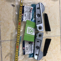 1 Bộ Gác Chân [ Sau ] Xe Attila Elizabeth xài bình xăng con chính hãng ( có cao su )