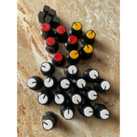 1 Bộ Núm Nhựa Gầy Cho Amply jarguar 203N (news)