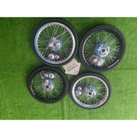 1 cái bánh căm trước xe điện niềng nhôm akei achor 14in căm đùm mạ crom full vỏ ruột caml60 rút căm trong kèm chụp cốc