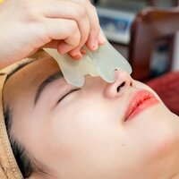 1 cặp Ngọc cạo gió, massage mặt