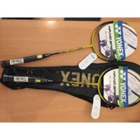 1 đôi vợt yonex loại đẹp