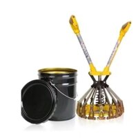 1 dụng cụ kẹp nắp thùng sơn 18 lít và 20 lít