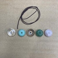 1 mặt đồng điếu đk 13-16mm hàng loại 1 đá thạch anh tự nhiên ( không sử lý )dùng làm mặt dây - mix vòng ( kèm dây )