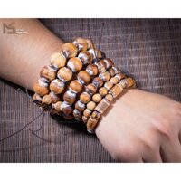 [1 tặng 1]Vòng Hoàng Đàn Tuyết Lạng sơn chuẩn mùi thơm đẳng cấp, đem lại may mắn cho người đeo, phong thủy tài