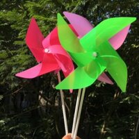 100 chong chóng nhựa kèm cây