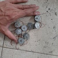 100 Motor mô tơ rã từ đầu đĩa 5v nhỏ xíu hàng rã máy. Giá 100 cái