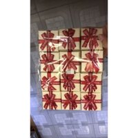 12 hộp đựng nhẫn màu vàng kèm nơ đỏ