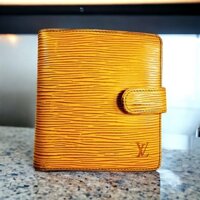 1683-Ví nam-LOUIS VUITTON epi yellow wallet-Đã sử dụng
