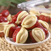 1kg kẹo táo đỏ tân cương kẹp sữa lạc đà nhân hạt điều ăn thơm, ngon, béo ngậy hàng chuẩn ( đóng túi zip )