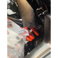 4 ốc bắt chắn Bùn sau Spark 135Fi / Exciter 4s 2005-2010 Hàng Zin yamaha thailand có sẳn cho Ae