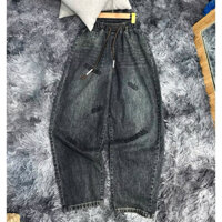 (47)Quần Jean nữ lưng thun cạp cao dáng baggy thêu chữ MiuMiu