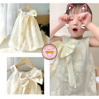 (8-20kg dưới 1m2) Đầm trắng KEM cổ yếm dáng bí thêu hoa ren nổi sang trọng cho bé gái diện đi tiệc, đi biển, đi chơi