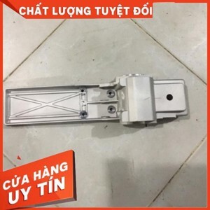 Máy bào 750W Maktec MT111 (82mm )