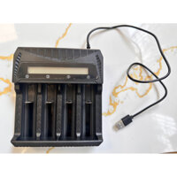 A1 , A11 - Bộ sạc pin sạc 4 khe cắm cho pin Lithium có thể sạc lại - 18650 / 3.7-4.2V