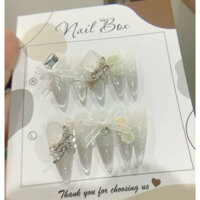 [A58 HÀNG THIẾT KẾ] Nail box - Móng tay giả thiết kế nơ hoa cô dâu , màu thạch nước gạo mắt mèo , đính đá, form nhọn