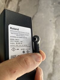 Adapter Roland PSB-1U 9V 2A 18W chính hãng