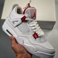 Air Jordan 4 Retro.