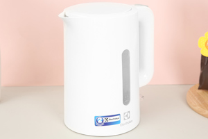 Ấm đun siêu tốc Electrolux E2EK1-100W - 1.7L