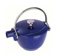 Ấm trà gang STAUB KETTLE D-BL 16,5CM (1,2L – dùng được cho bếp từ) – màu xanh dương)