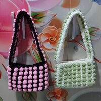 (Ảnh shop chụp) Túi hạt bắp đeo chéo handmade được móc từ len nhung đũa . Phong cách BlackPink 25x17x7 cm   .