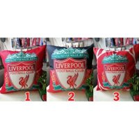 Ảnh thật gối ôm Liverpool logo 2 mặt
