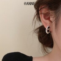 [Anne] S925 Bạc Kim Pháp Retro Nhung Đen Ngọc Trai Bông Tai Hình Chữ C Bông Tai Nữ Tính Khí Bông Tai Độc Đáo