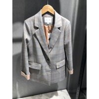 Áo Blazer kẻ sọc trẻ trung cho xuân 2021