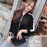 Áo bomber phoiis sọc tay khoẻ khoắn.