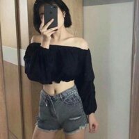 Áo croptop trễ vai có 2 màu