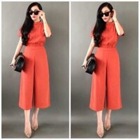 Áo croptop và quần ống rộng
