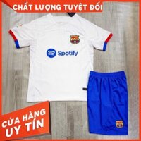 Áo đá bóng FCB Barca 23/24 away sân khách màu trắng vải spf thái mịn quần xanh