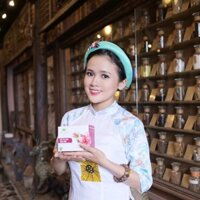 Áo Dài Cách Tân Kèm Mấn Đội Đầu