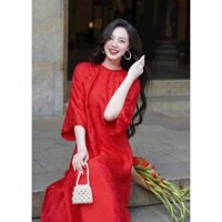 Áo dài gấm đỏ dáng suông đính cúc xinh nổi bật sang trọng