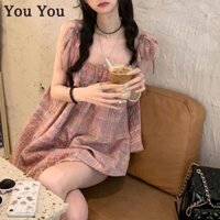 Áo hai dây màu hồng kẻ sọc ngọt ngào dành cho nữ Váy yếm viền phong cách Hàn Quốc