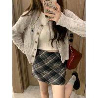 Áo khoác cardigan len vặn thừng khuy to màu be