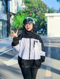 Áo khoác dù cổ bẻ KTY ,có túi và dây kéo trc ngực.  .2 size L  65kg và xl75kg - Đen - XL