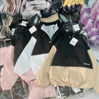 Áo Khoác Dù Nữ Cổ Bẻ Họa Tiết Chữ Phối Màu Cánh Dơi Có Dây Rút Lai 2 Túi Có Khóa Kéo Rất Tiện TP