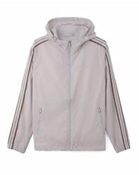 Áo khoác gió 1 lớp logo ngực EWCW010