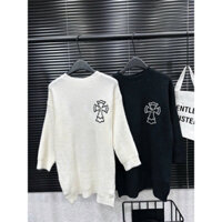 Áo khoác len chữ thập - Chữ thêu