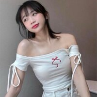 ÁO KIỂU CROPTOP BẸT VAI BUỘC DÂY THÊU NƠ ĐỎ XINH TYLU9
