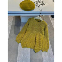 áo len móc vàng