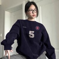 Áo Len Phong Cách Mỹ Cổ Tròn Áo Len Lông Cừu Lót Mùa Thu Đông 2025 In Hình Dài Tay Cặp Đôi Rời Tay Áo Chui Đầu Thường Ngày